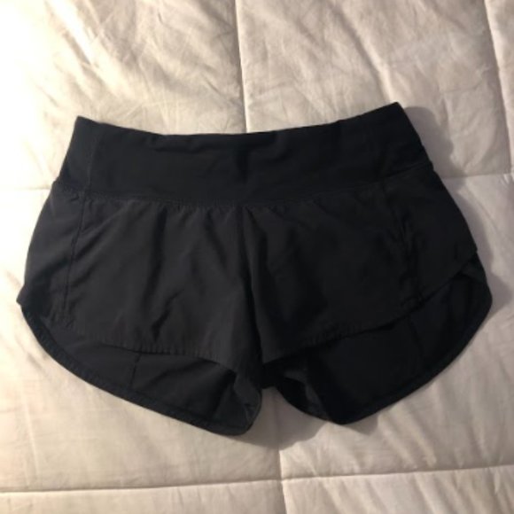 Black Size 2 Speed Up Low-Rise Lined Lululemon Short 2.5" - Picture 1 of 3